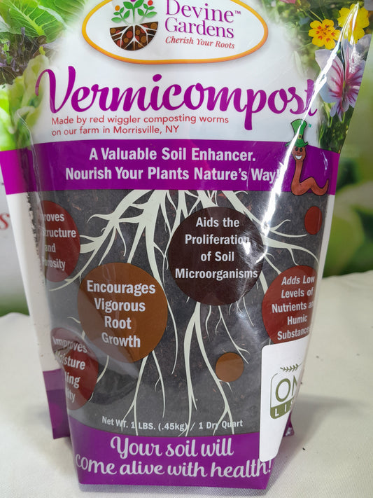 Front of 1 quart bag of Devine Gardens vermicompost worm castings